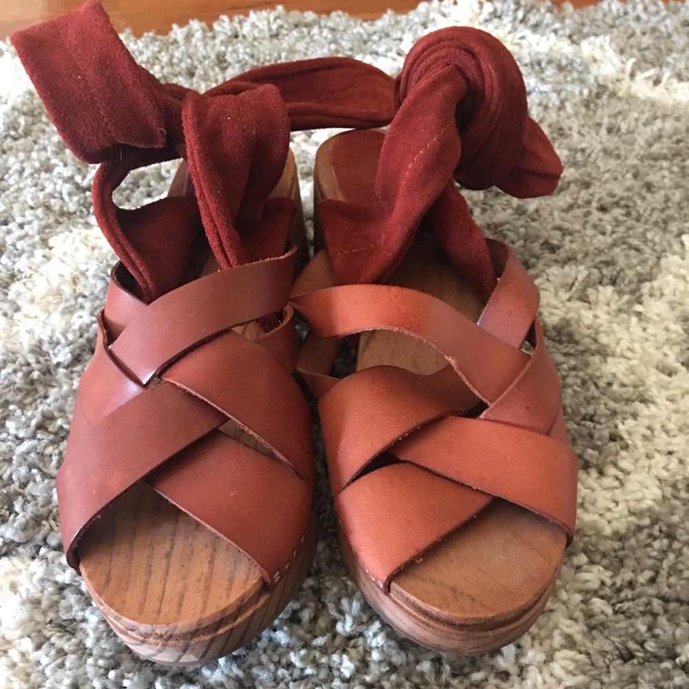 Free People side tie clog size 41.  Fits like a 10